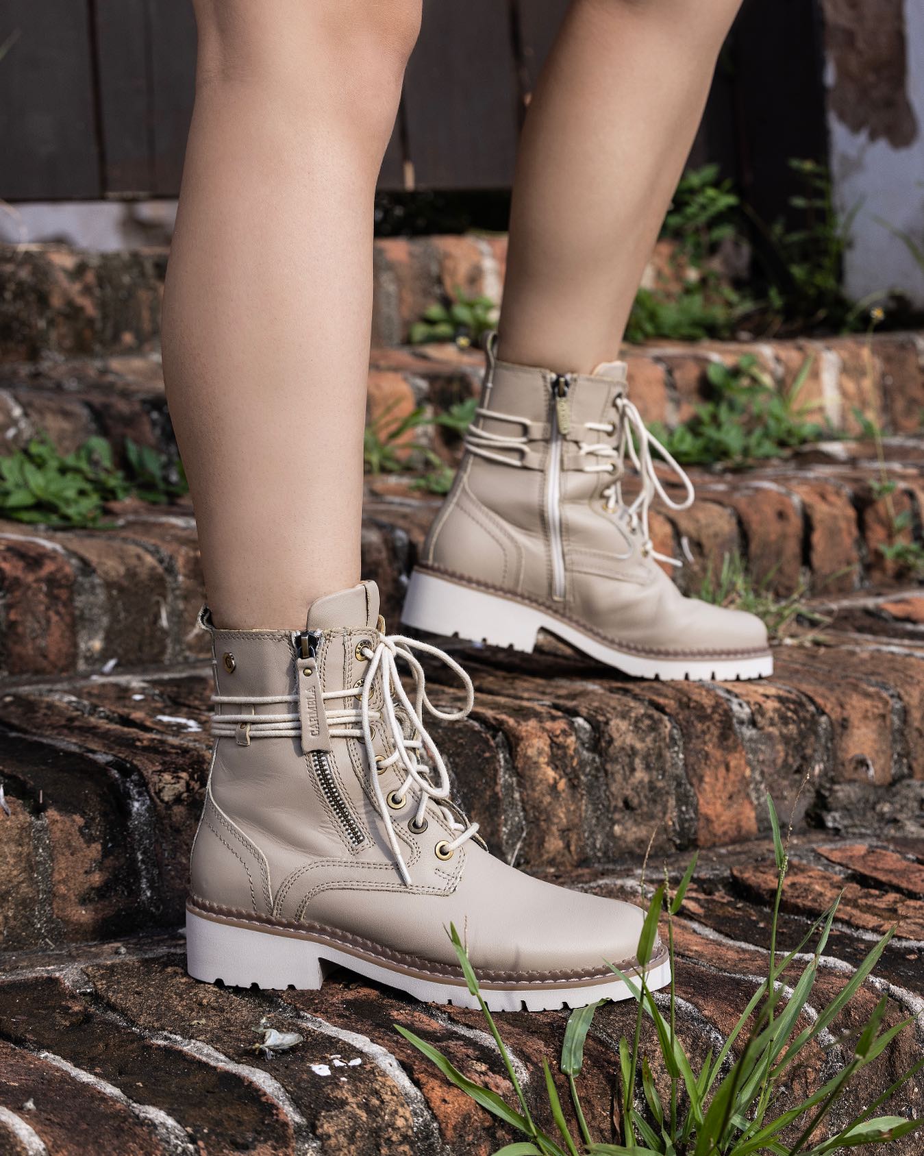 Camora Beige Piel
