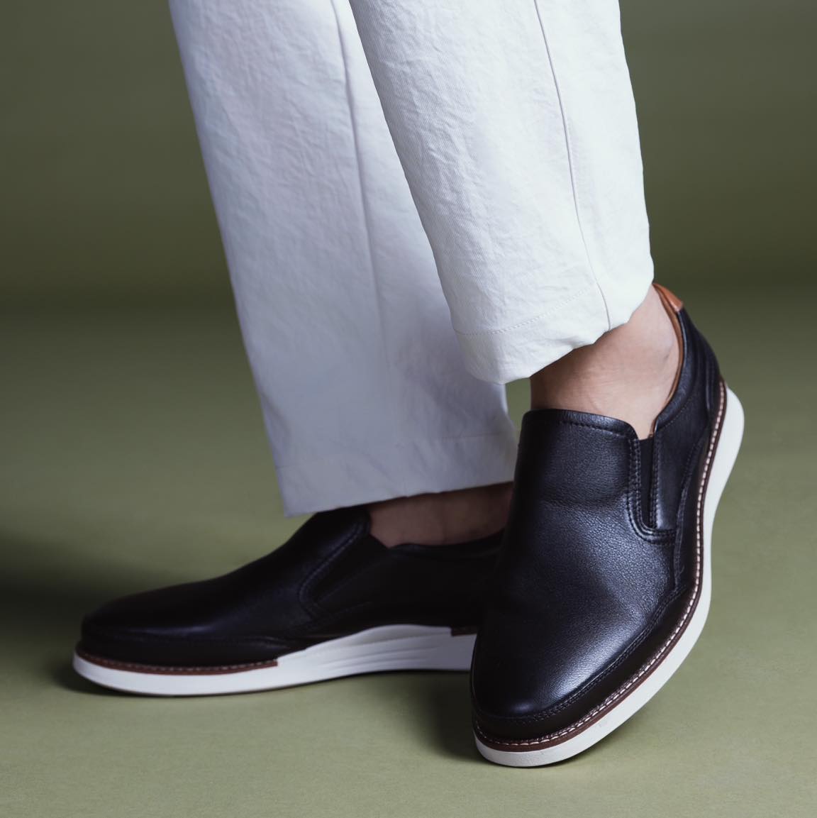 Launch Moc Toe Slip On Blk Cognac leathe