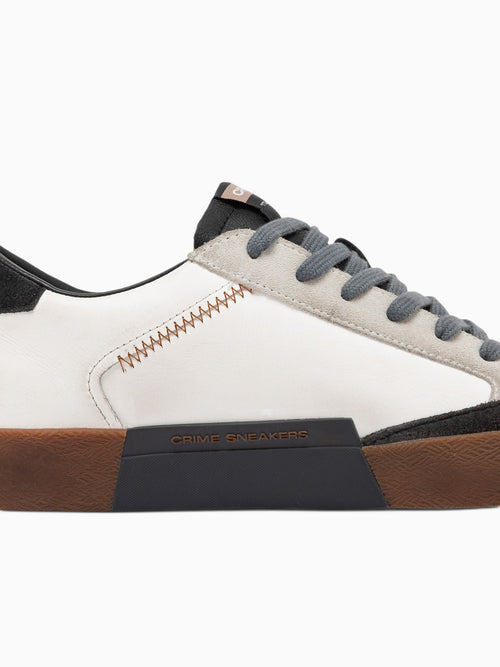 Distressed White Dk.blue leather White / 40 / M
