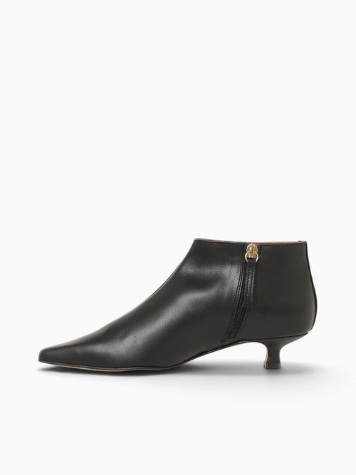 April Negro Volga Black / 5 / M
