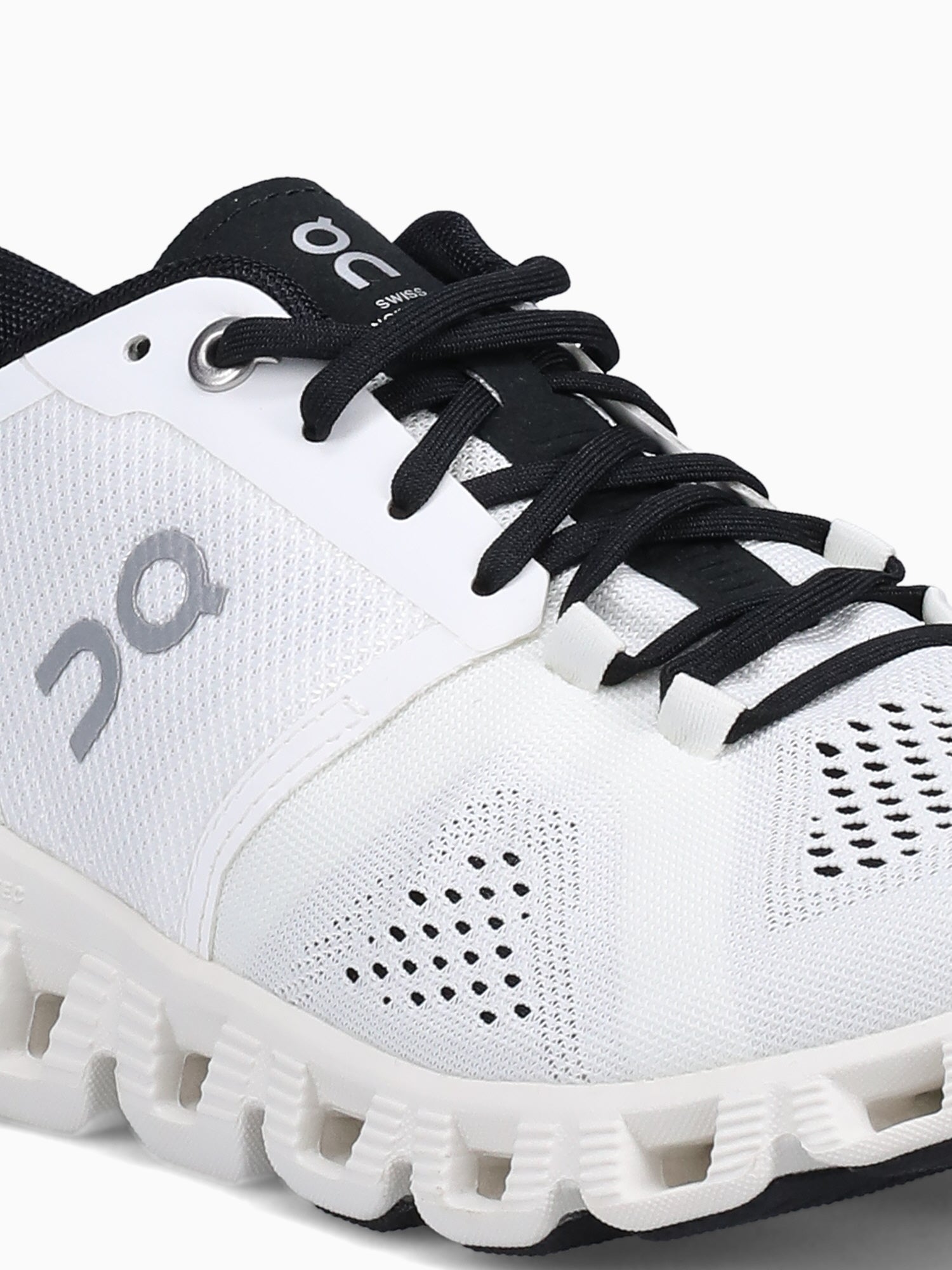 Cloud X White Black mesh
