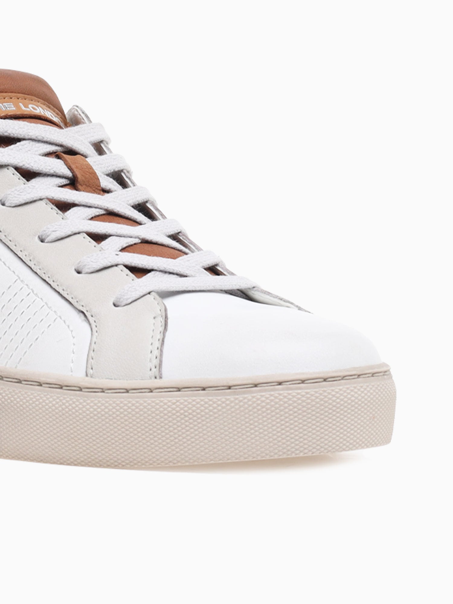 Low Top Essential White Leather White / 39 / M