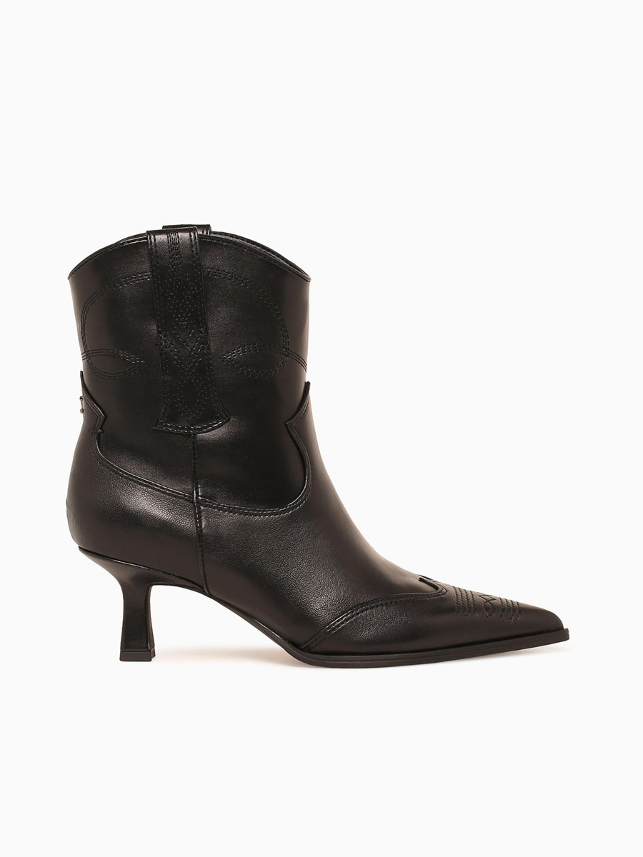 Yolanda Black Leather Black / 6 / M