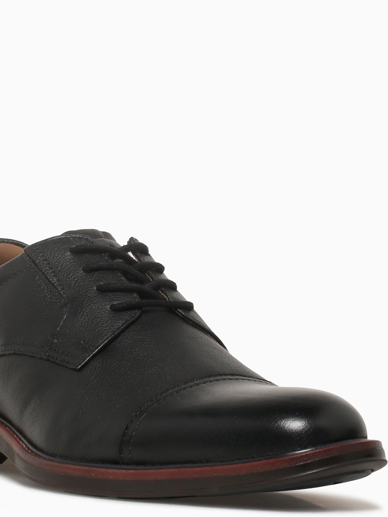 Traveler Cap Toe Black Milled Leather Black / 7 / M