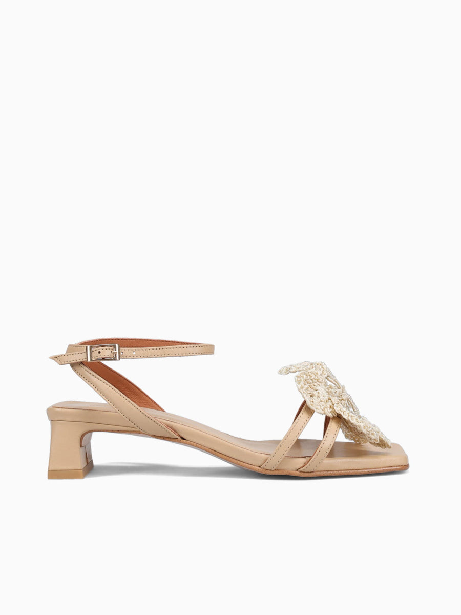 Amara Camello Next White / 5 / M