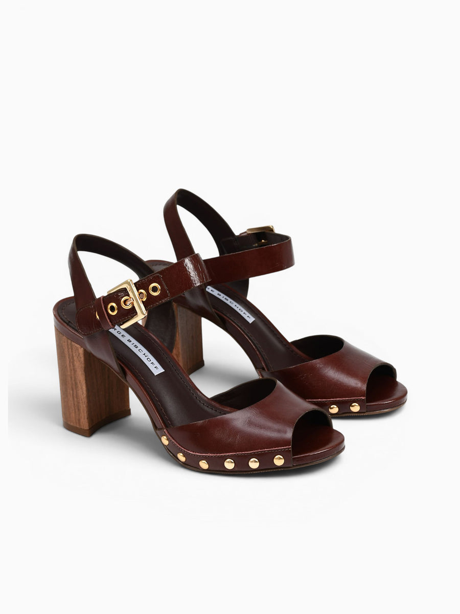 Jillayne Florenca Caseinado Brown / 5 / M