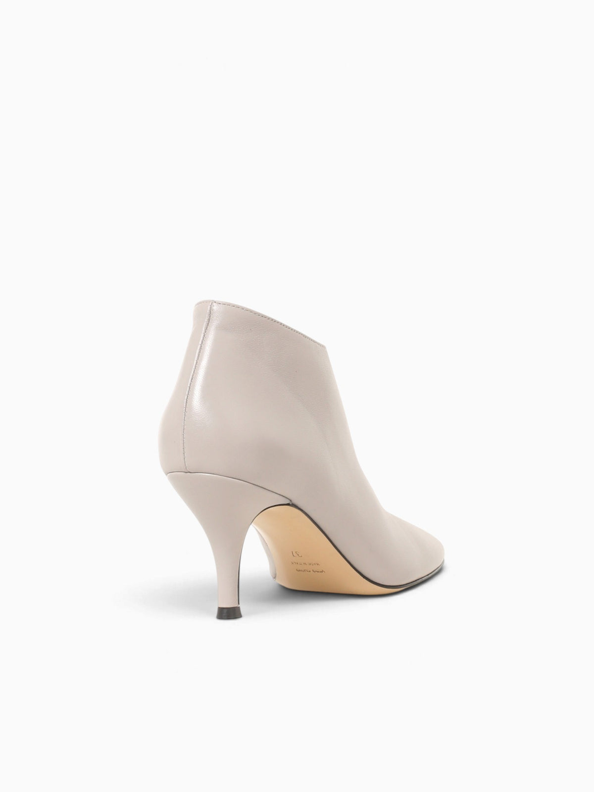 Aki 3 Pantone 16 Nappa Light Grey / 36 / M