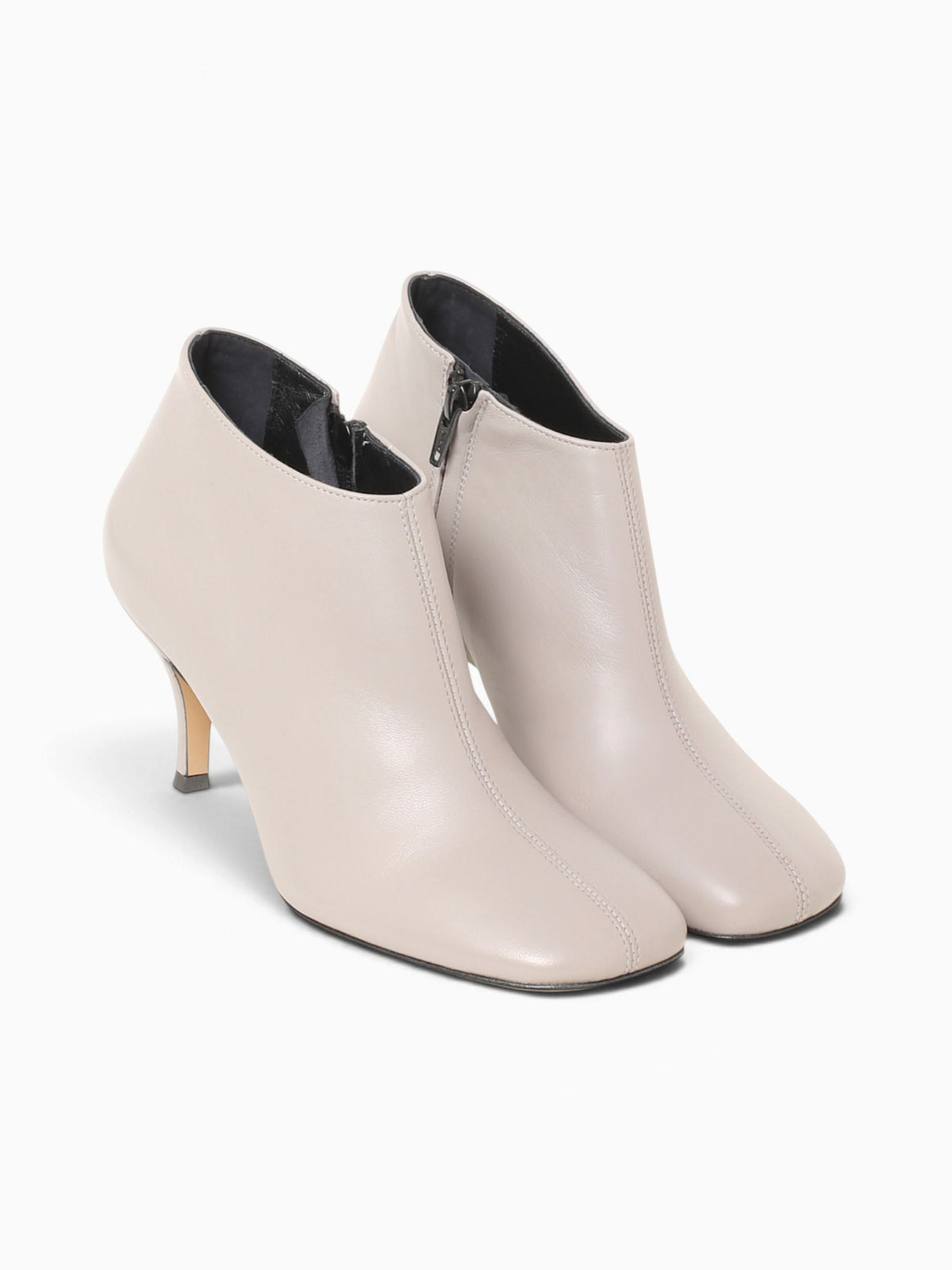 Aki 3 Pantone 16 Nappa Light Grey / 36 / M