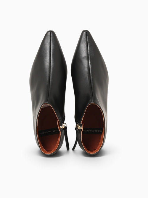 April Negro Volga Black / 5 / M