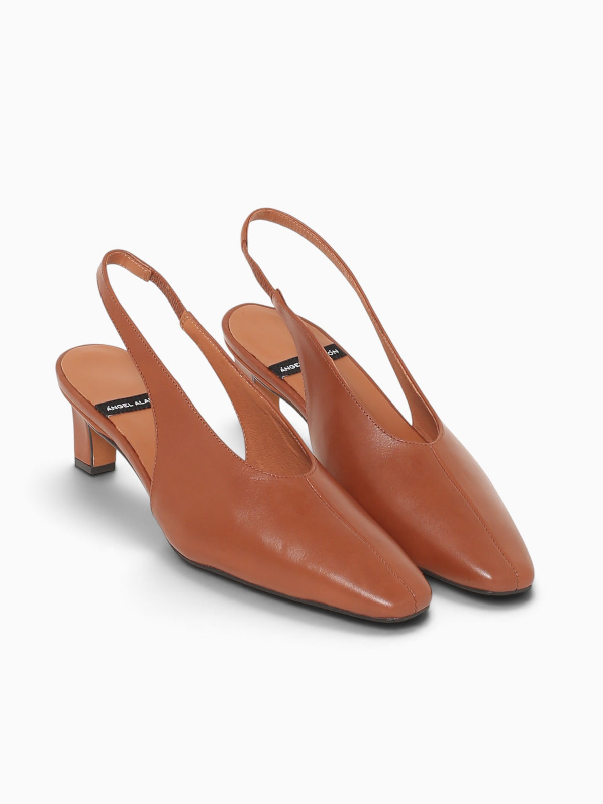 Arabella Cuero V Volga Tan / 5 / M