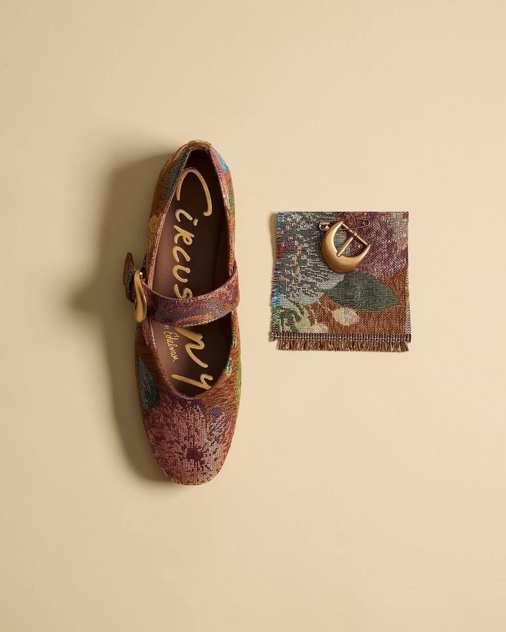 Bella Berry Blush Floral Tapestry
